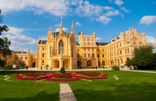 Budapest to Prague, Prague to Budapest transfers via Bratislava and Lednice/Valtice Chateau