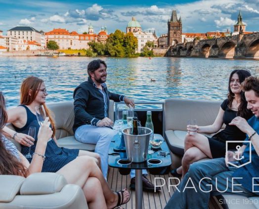 Private luxury river cruise in Prague